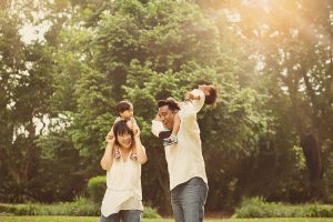 4pax family outdoor photoshoot