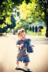 running one year old baby girl botanic garden