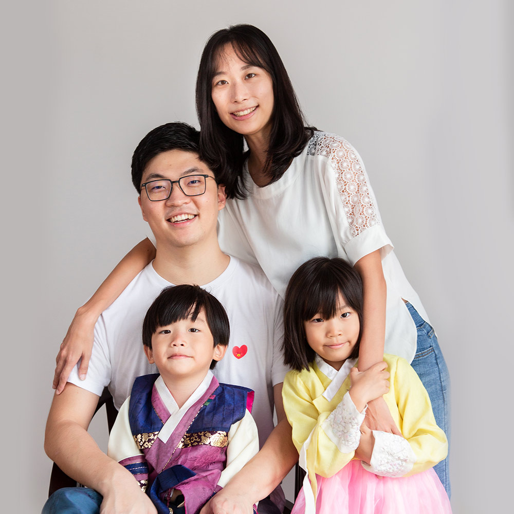 Korean Family Photoshoot in Oh Dear Studio Review