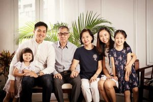 six pax family photoshoot oh dear studio