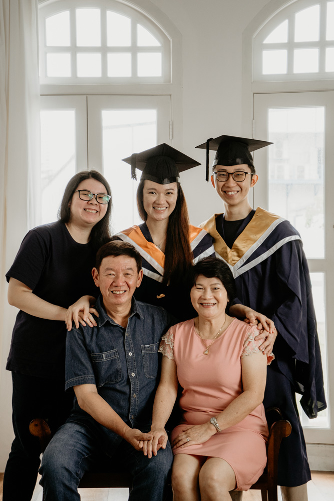 five person family graduation photoshoot in Oh Dear Studio