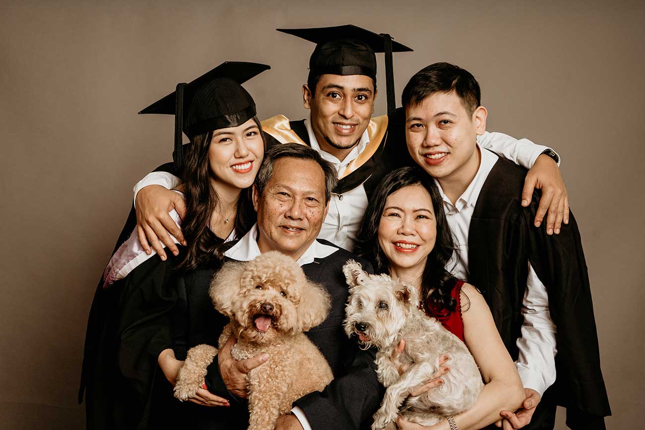 Family graduation photoshoot with pets