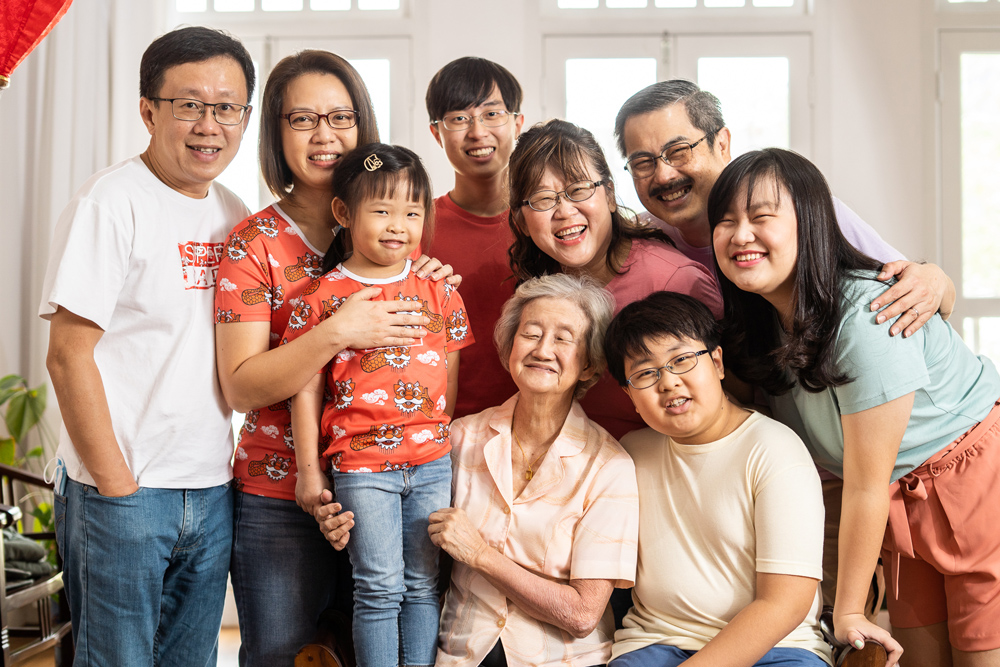 Multi-Generation Big Family Photoshoot - Oh Dear Studio Photography