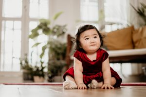 10months old Korean baby girl sitting photoshoot