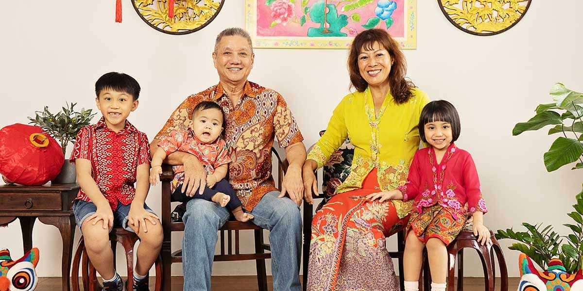 Prepare-peranakan-theme-photoshoot Prepare peranakan theme photoshoot