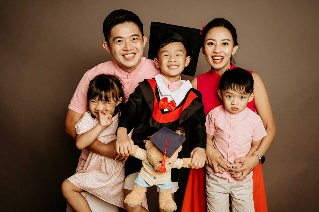 k2 graduation family photoshoot