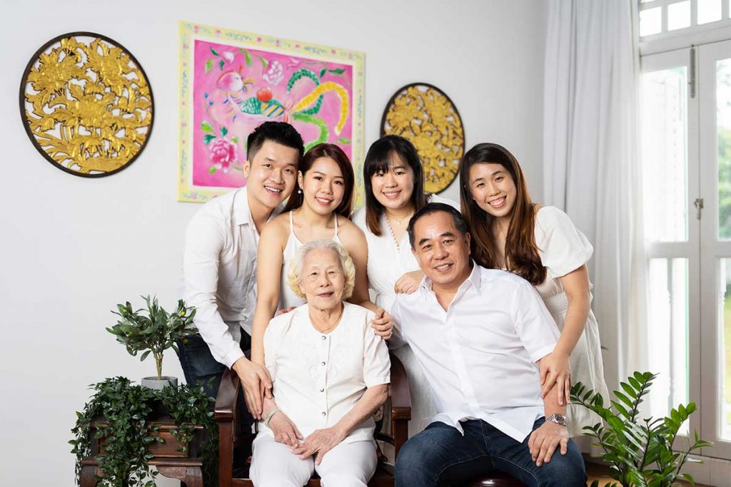 three Generation Family Portrait photoshoot 6pax peranakan