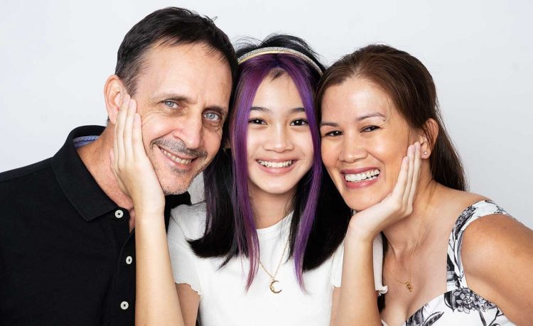 Family-photoshoot-with-teenager-girl birthday photoshoot for teenager girl
