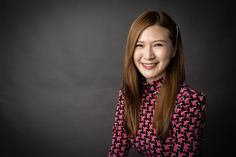 stylish-corporate-headshot-tips stylish corporate headshot of a lady