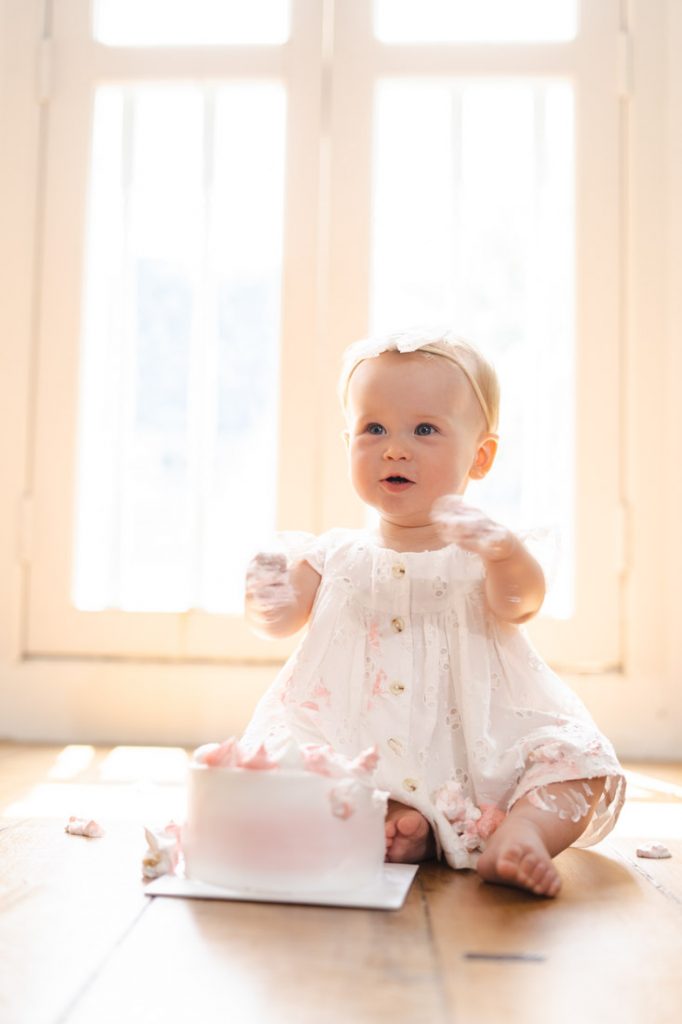 baby smashing cake photoshoot studio experience