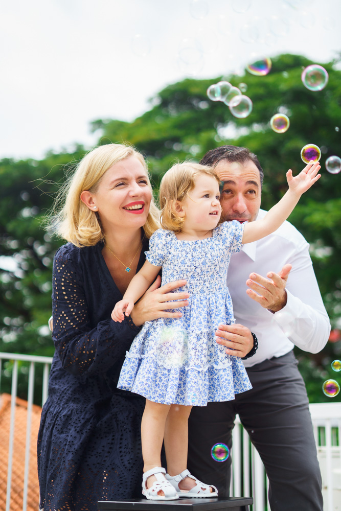 greenery picture during indoor studio shoot bubbles family