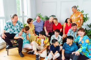 14pax extended family photoshoot in Oh Dear studio Candid