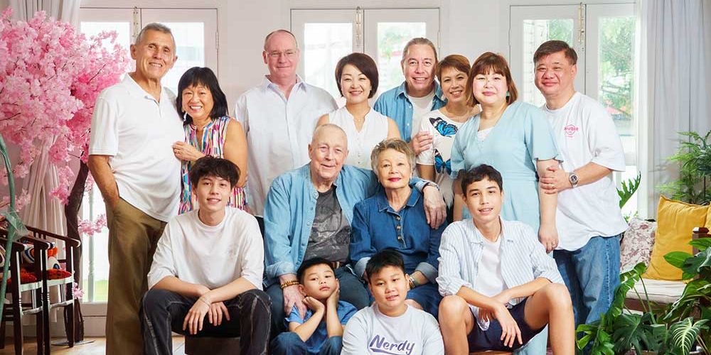 extended-14pax-family-photoshoot 14pax extended birthday anniversary milestone family photoshoot