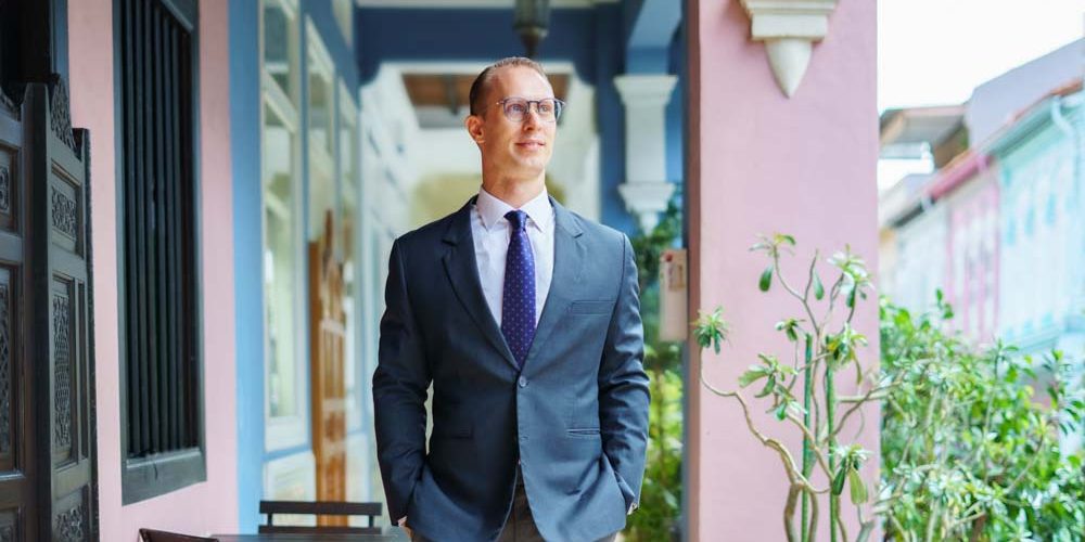 corporate-expat-singapore-photoshoot singapore outdoor shophouse expat corporate business photo