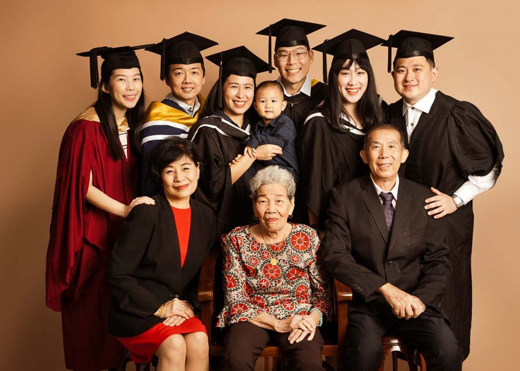 10pax 4 generational family graduation photoshoot studio