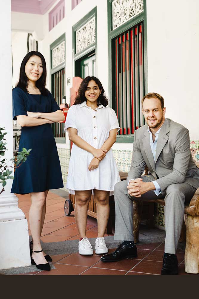 Corporate / Business portrait of a young asian woman | Professional portrait,  Professional headshots women, Corporate headshots women