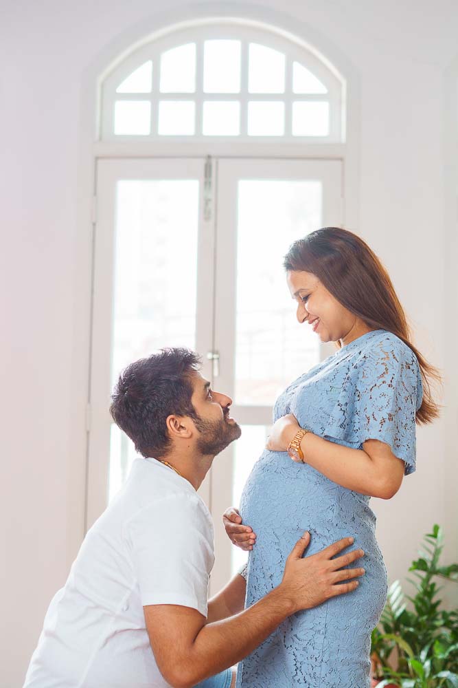 Maternity outfit photoshoot suggestion