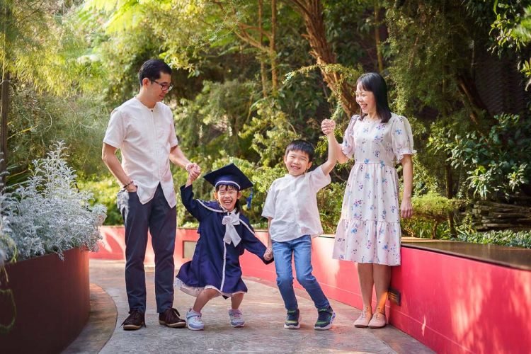 candid fun k2 graduation outdoor photoshoot candid k2 happy graduation photography singapore