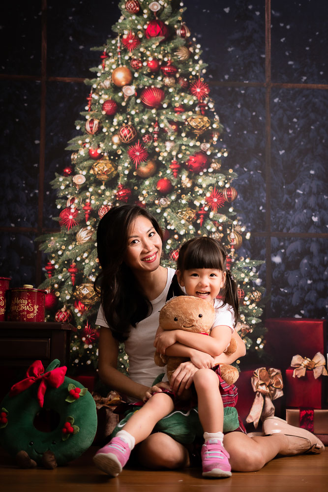 2023 christmas photoshoot xmas tree present creative fun idea