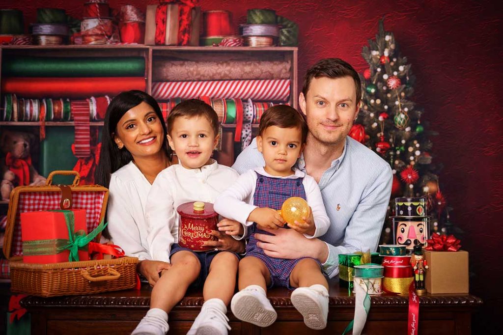 Christmas family photo studio 2023