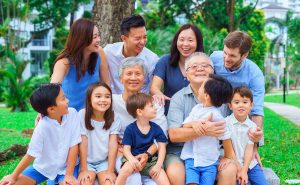 best outdoor location for extended big family photography