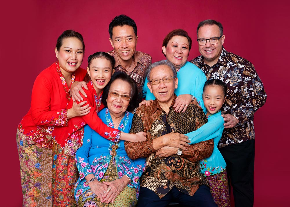 peranakan feng shui family photoshoot portrait extended