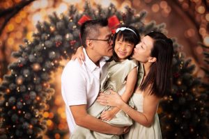 laughing Christmas 2025 photographer