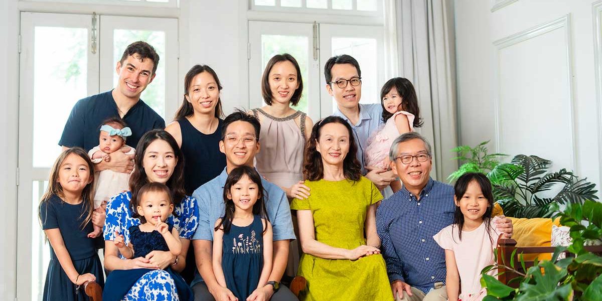 Reunion-Family-photoshoot Multi Generation reunion family photoshoot studio