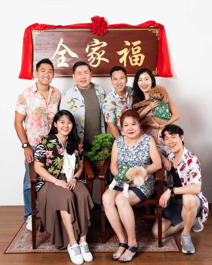 Full family portrait chinese photography setting Chinese New Year lunar what to wear