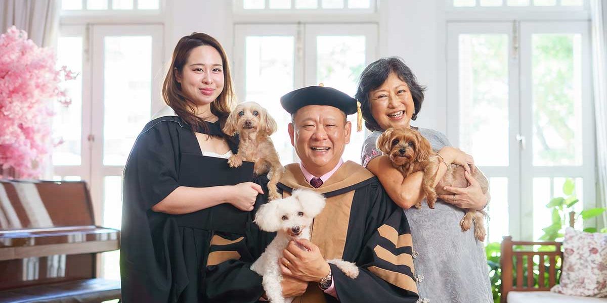 pet-friendly-graudation-family-photo-studio pet friendly family graduation photography studio in Singapore